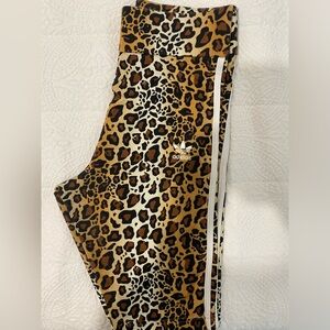 Adidas Aninal Print shorts - M